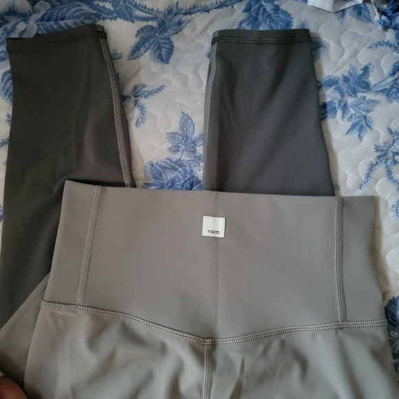 Vuori Studio Pocket Legging SMALL - Picture 3 of 7